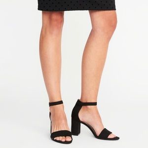Black Old Navy stacked strappy heel sandal NWT